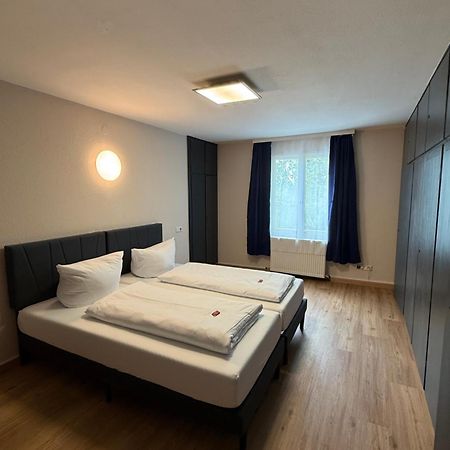 Crown Living Villa Blumenau Studios, Smarttv, Parkplatz ルステナウ エクステリア 写真