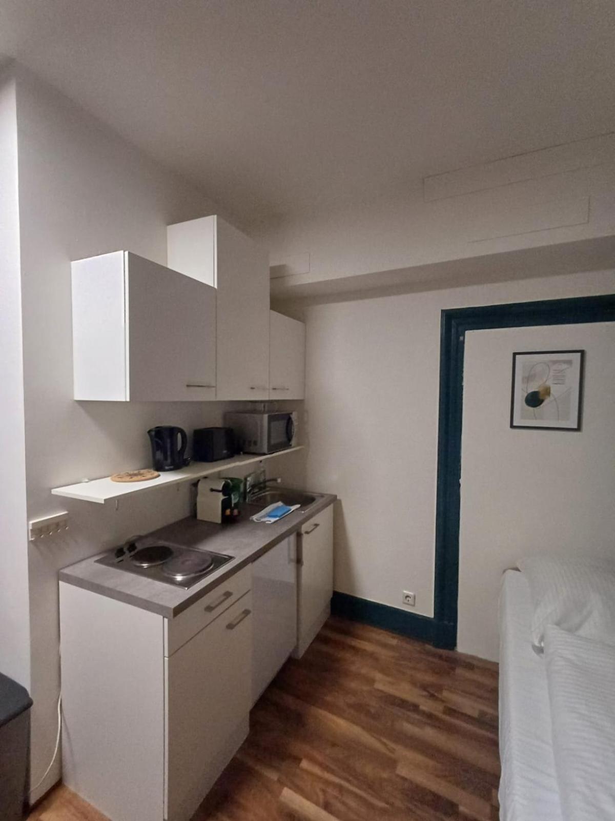 Crown Living Villa Blumenau Studios, Smarttv, Parkplatz ルステナウ エクステリア 写真