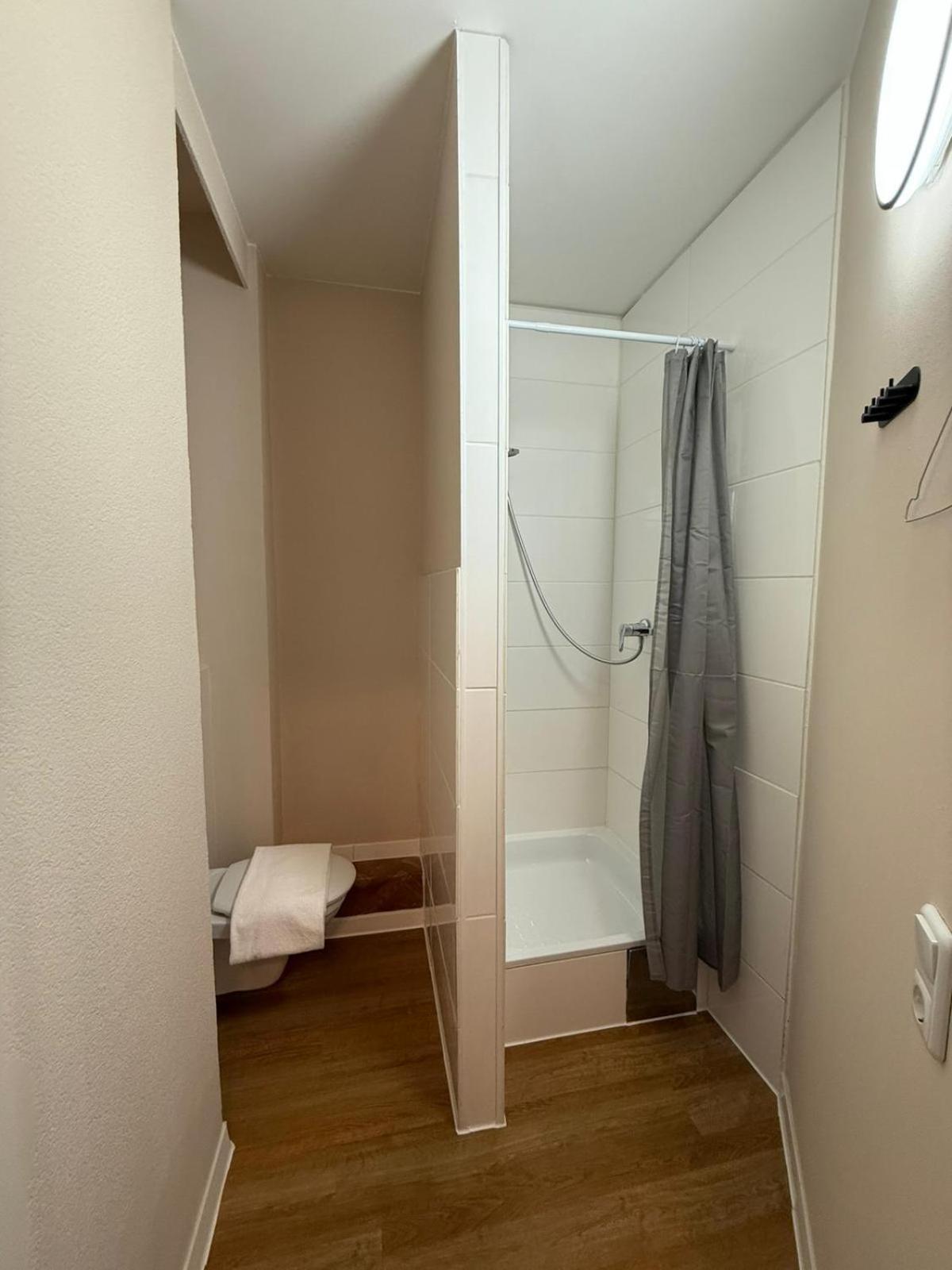 Crown Living Villa Blumenau Studios, Smarttv, Parkplatz ルステナウ エクステリア 写真