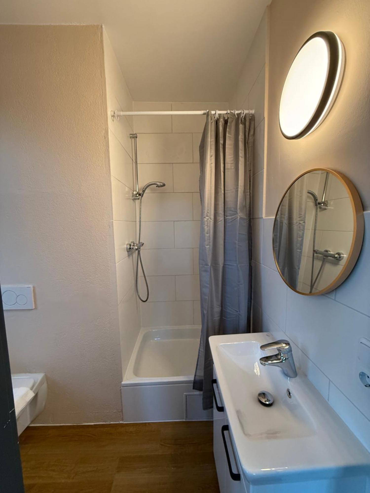 Crown Living Villa Blumenau Studios, Smarttv, Parkplatz ルステナウ エクステリア 写真