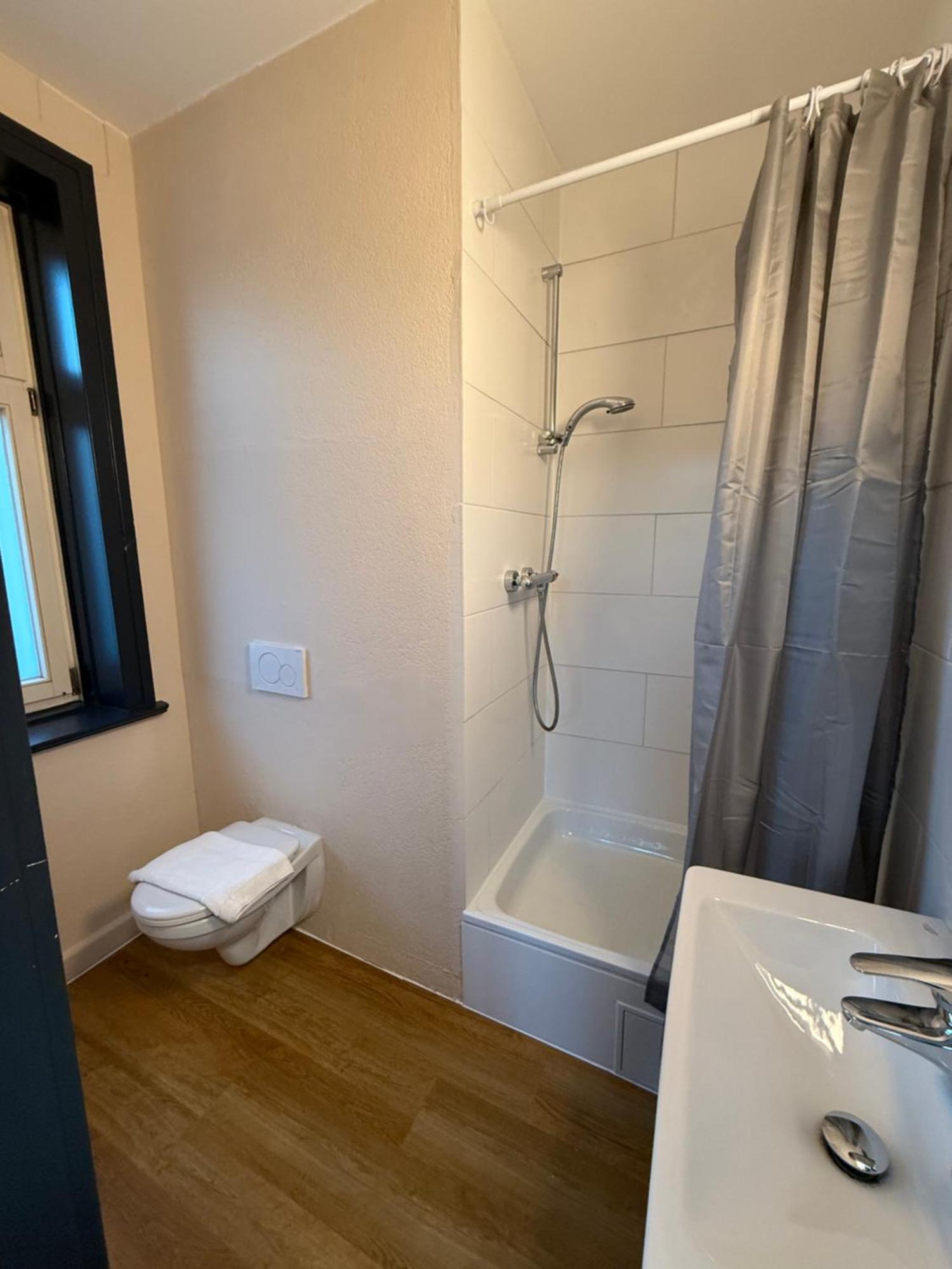 Crown Living Villa Blumenau Studios, Smarttv, Parkplatz ルステナウ エクステリア 写真