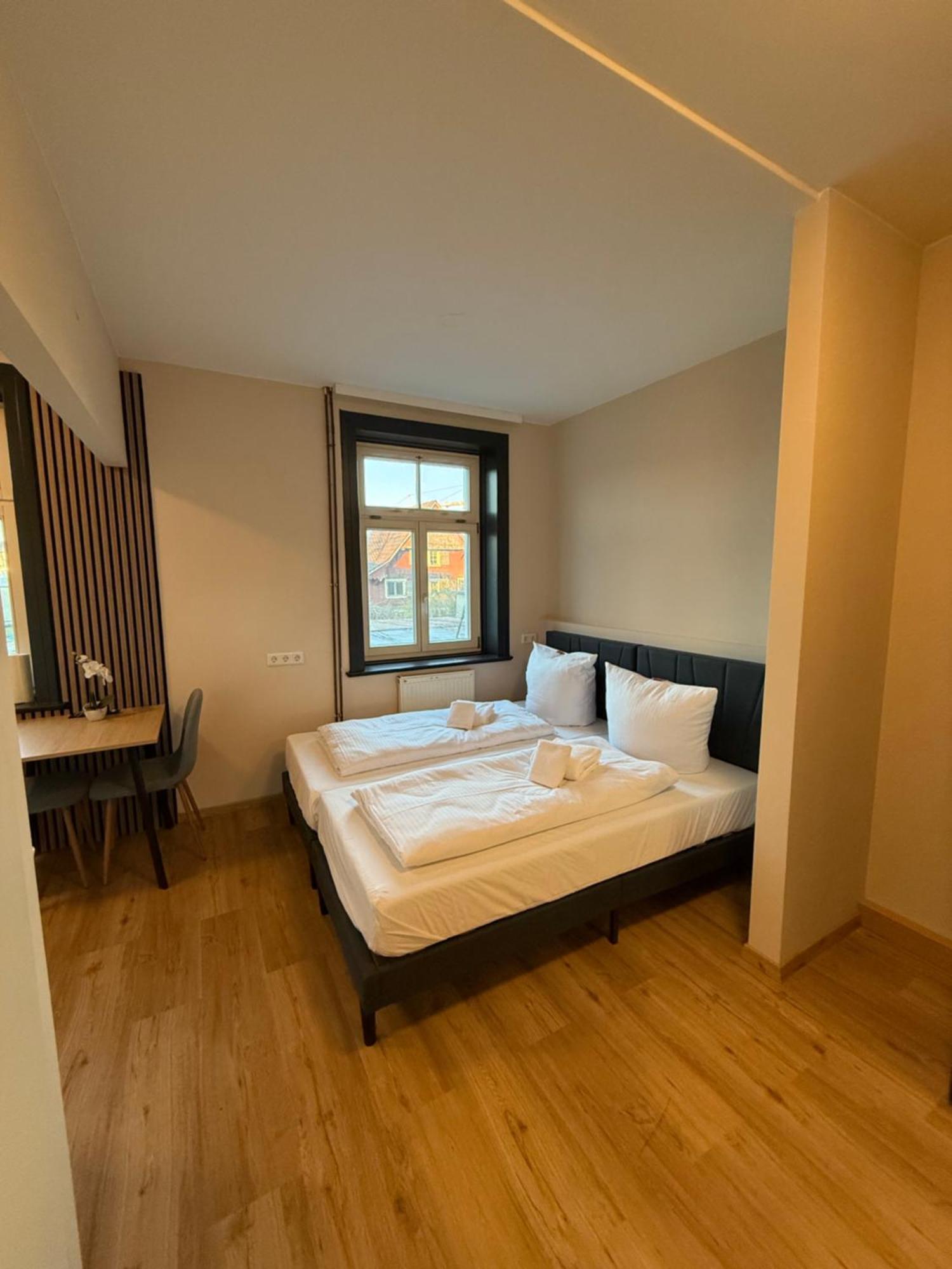 Crown Living Villa Blumenau Studios, Smarttv, Parkplatz ルステナウ エクステリア 写真
