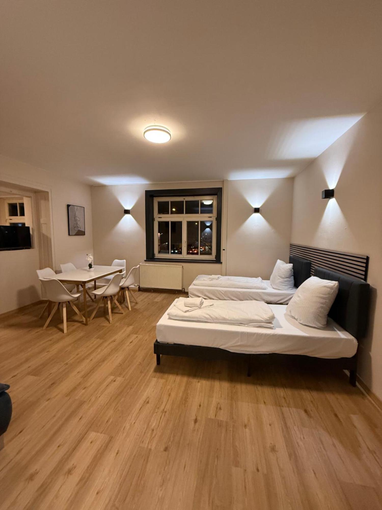 Crown Living Villa Blumenau Studios, Smarttv, Parkplatz ルステナウ エクステリア 写真