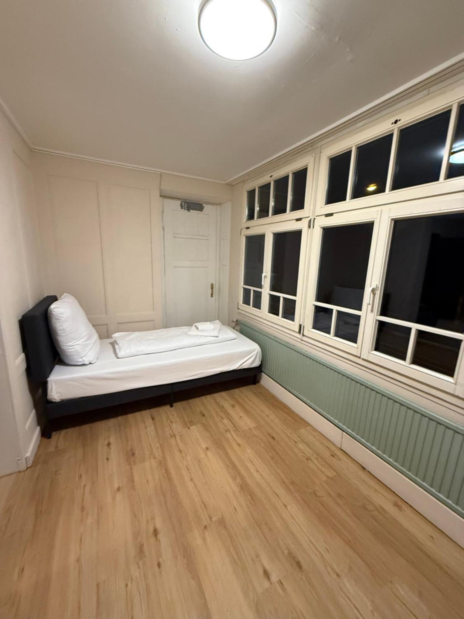Crown Living Villa Blumenau Studios, Smarttv, Parkplatz ルステナウ エクステリア 写真