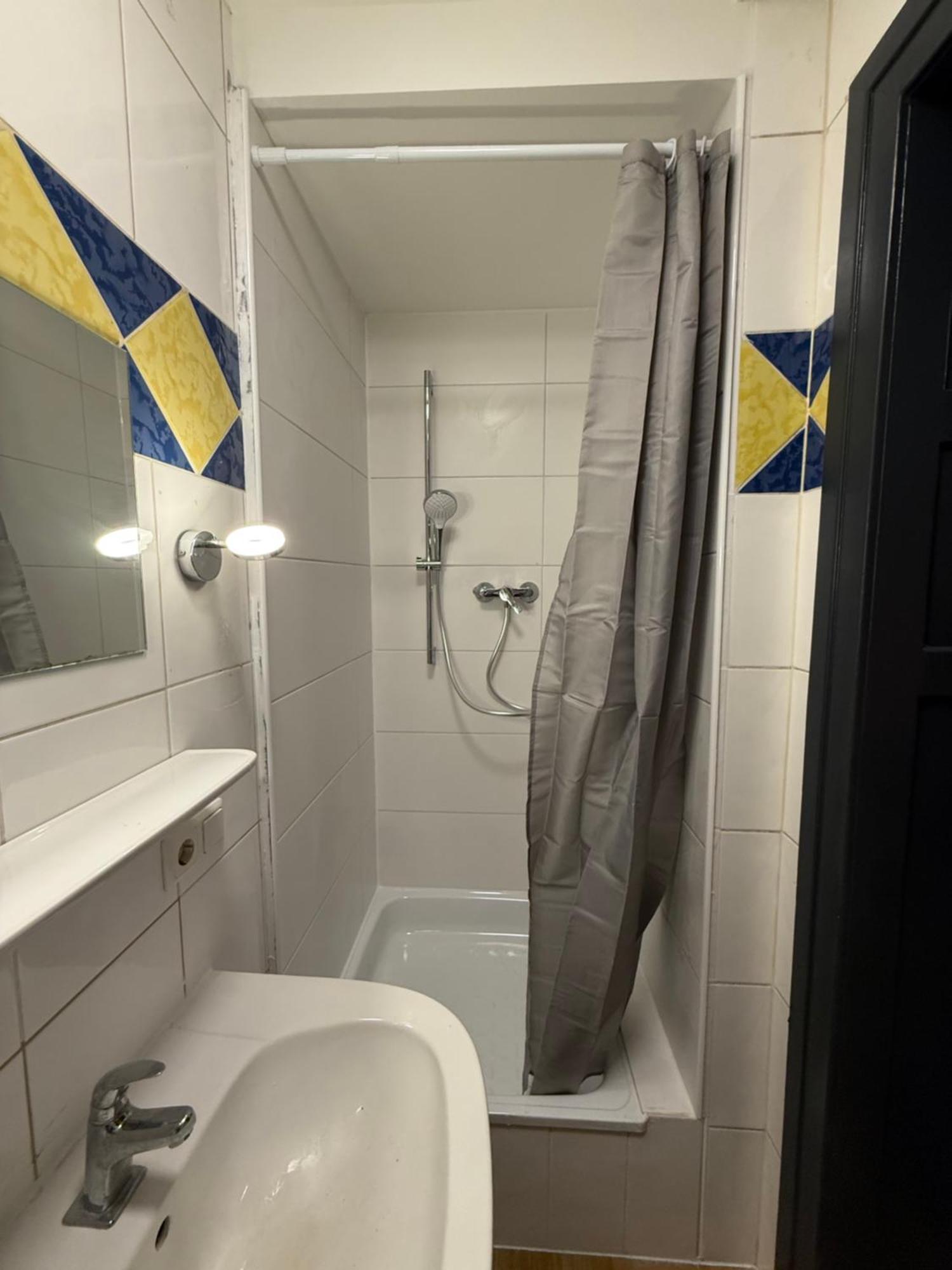 Crown Living Villa Blumenau Studios, Smarttv, Parkplatz ルステナウ エクステリア 写真