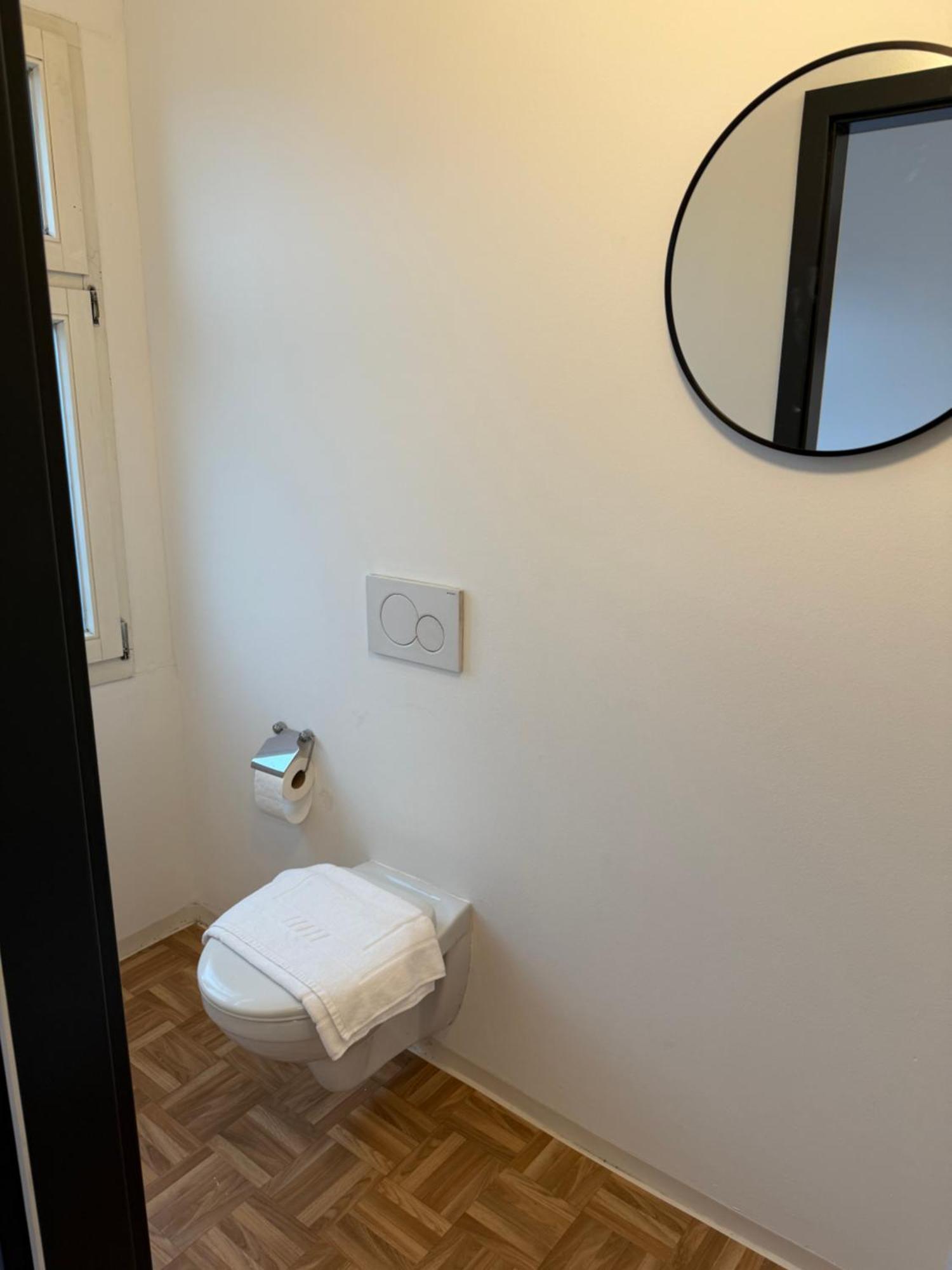 Crown Living Villa Blumenau Studios, Smarttv, Parkplatz ルステナウ エクステリア 写真