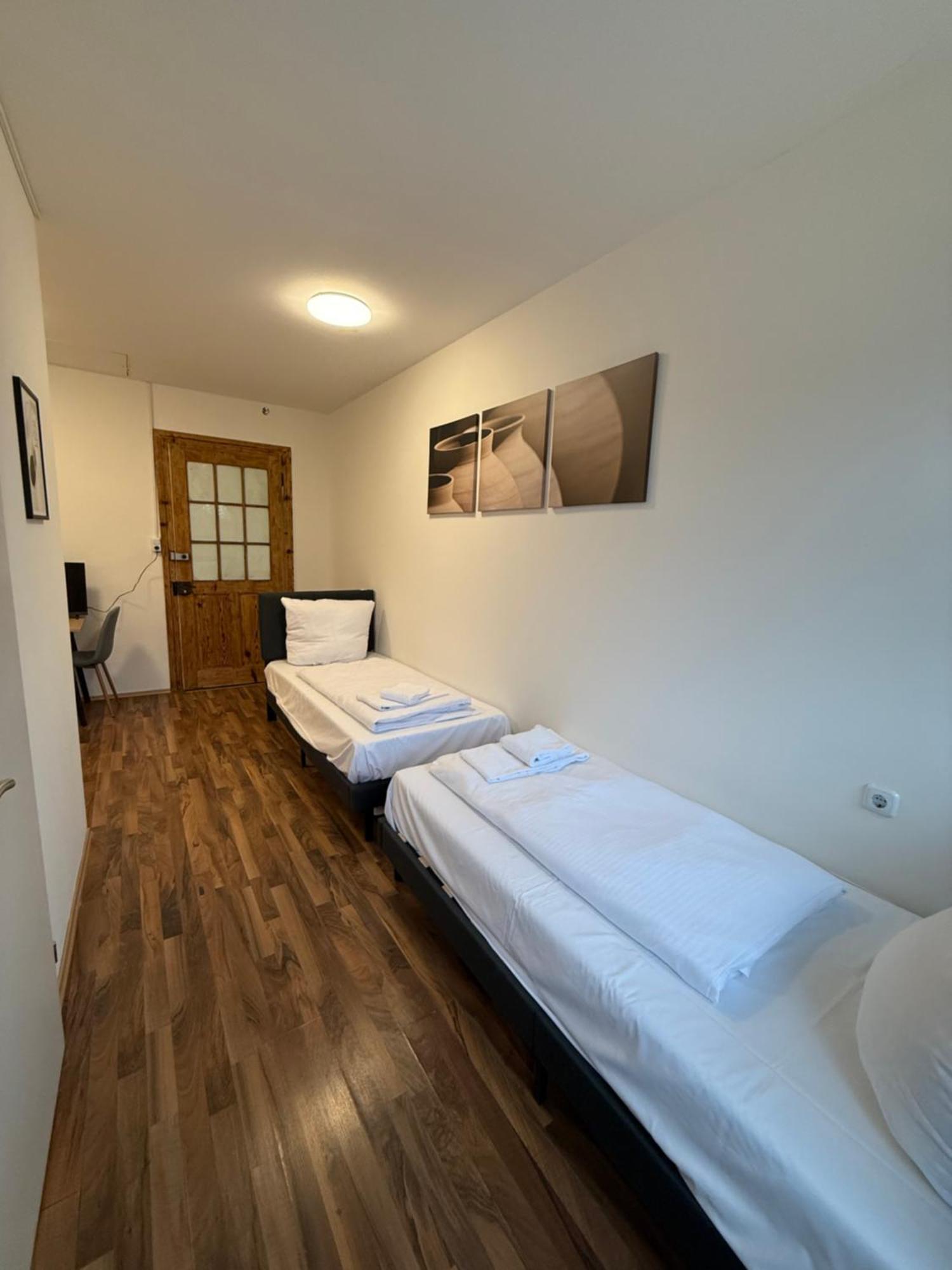 Crown Living Villa Blumenau Studios, Smarttv, Parkplatz ルステナウ エクステリア 写真
