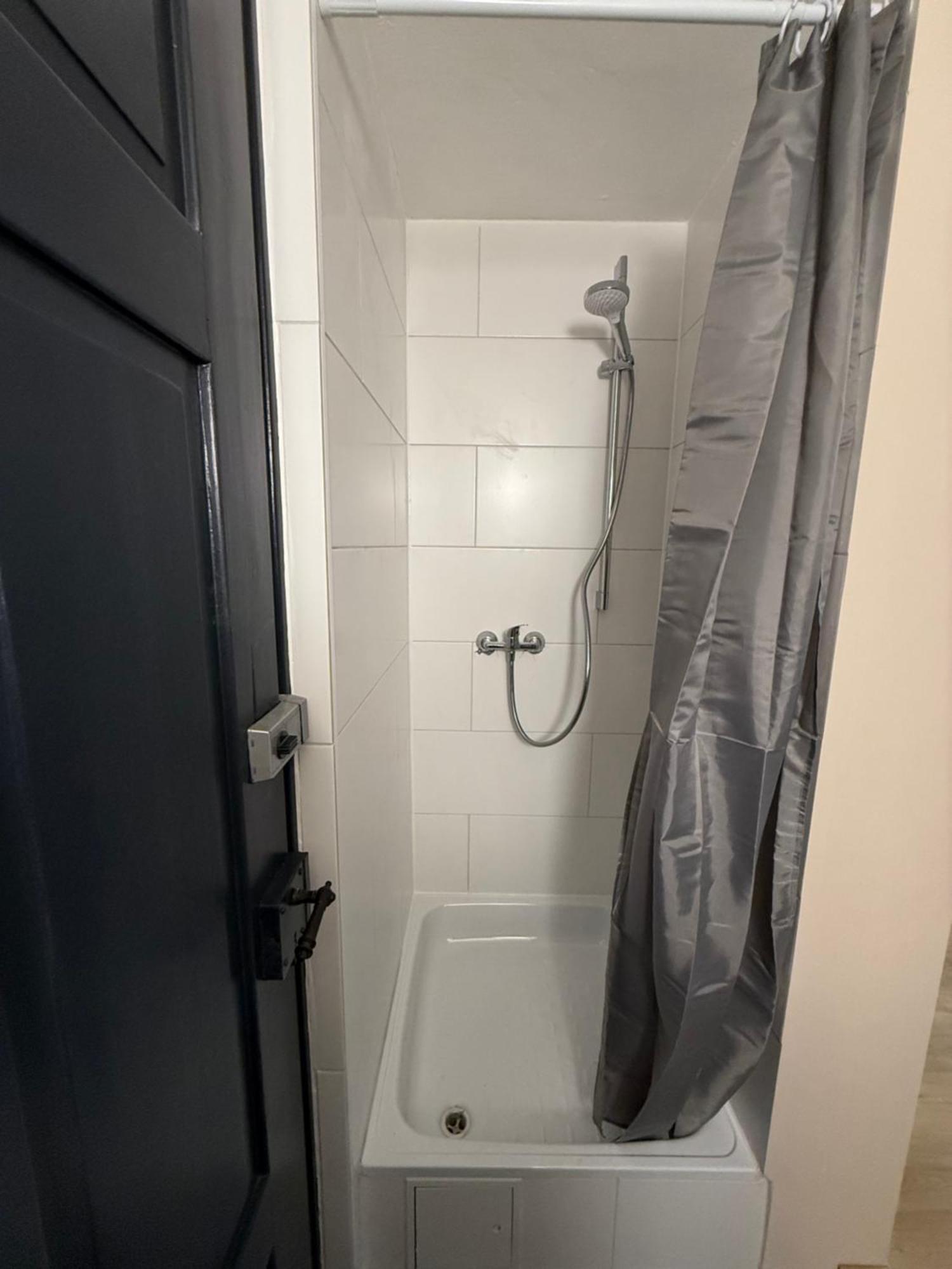 Crown Living Villa Blumenau Studios, Smarttv, Parkplatz ルステナウ エクステリア 写真