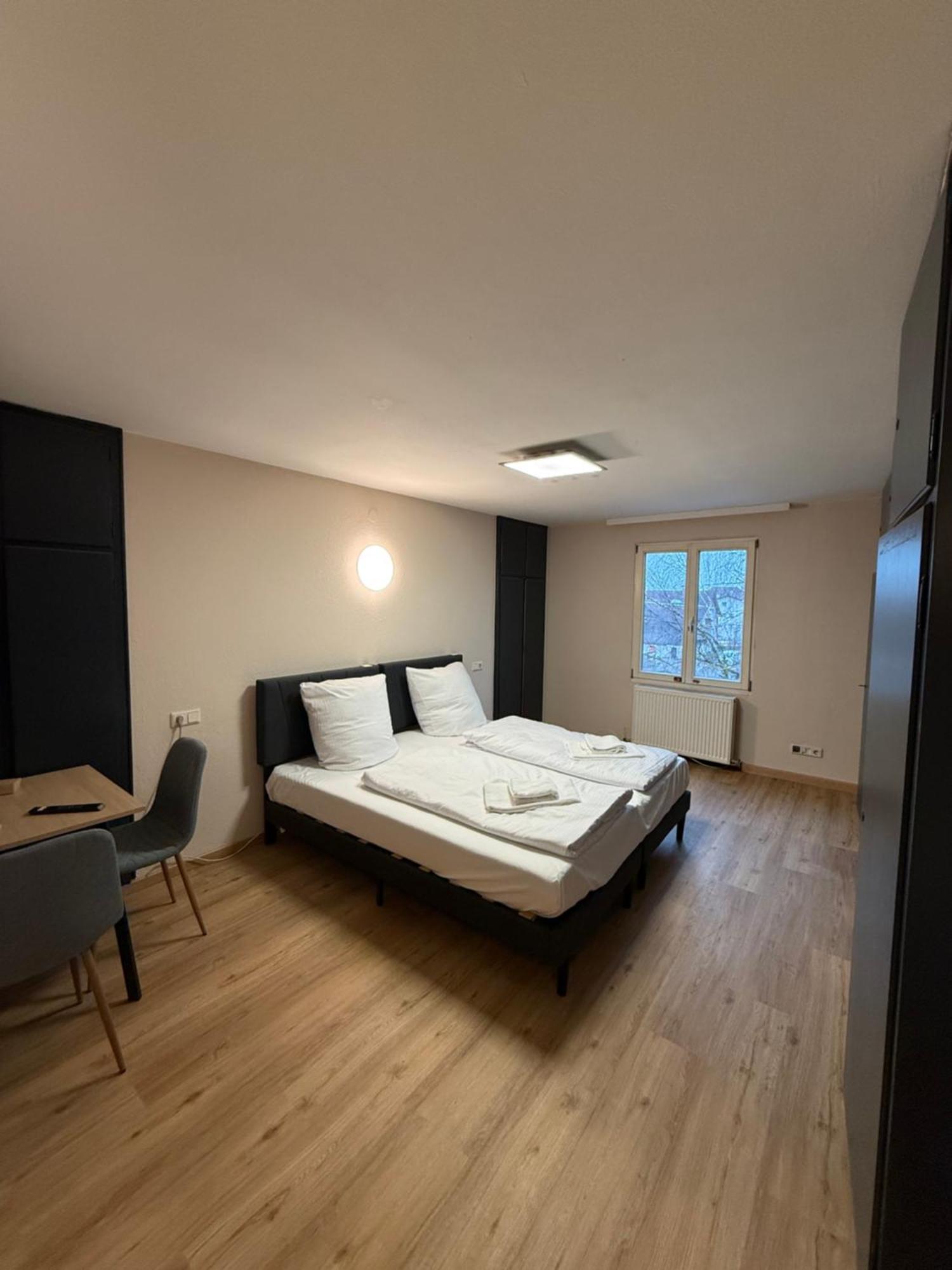 Crown Living Villa Blumenau Studios, Smarttv, Parkplatz ルステナウ エクステリア 写真