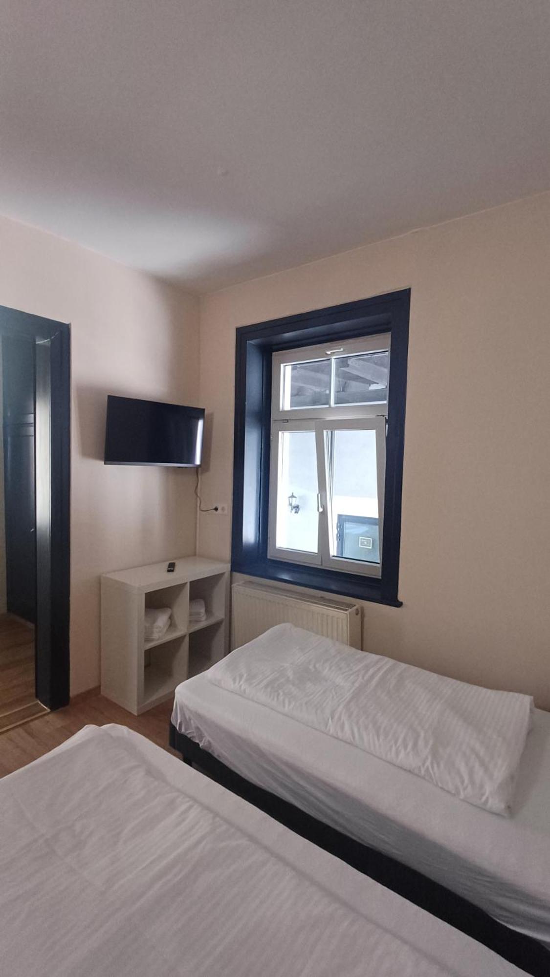 Crown Living Villa Blumenau Studios, Smarttv, Parkplatz ルステナウ 部屋 写真