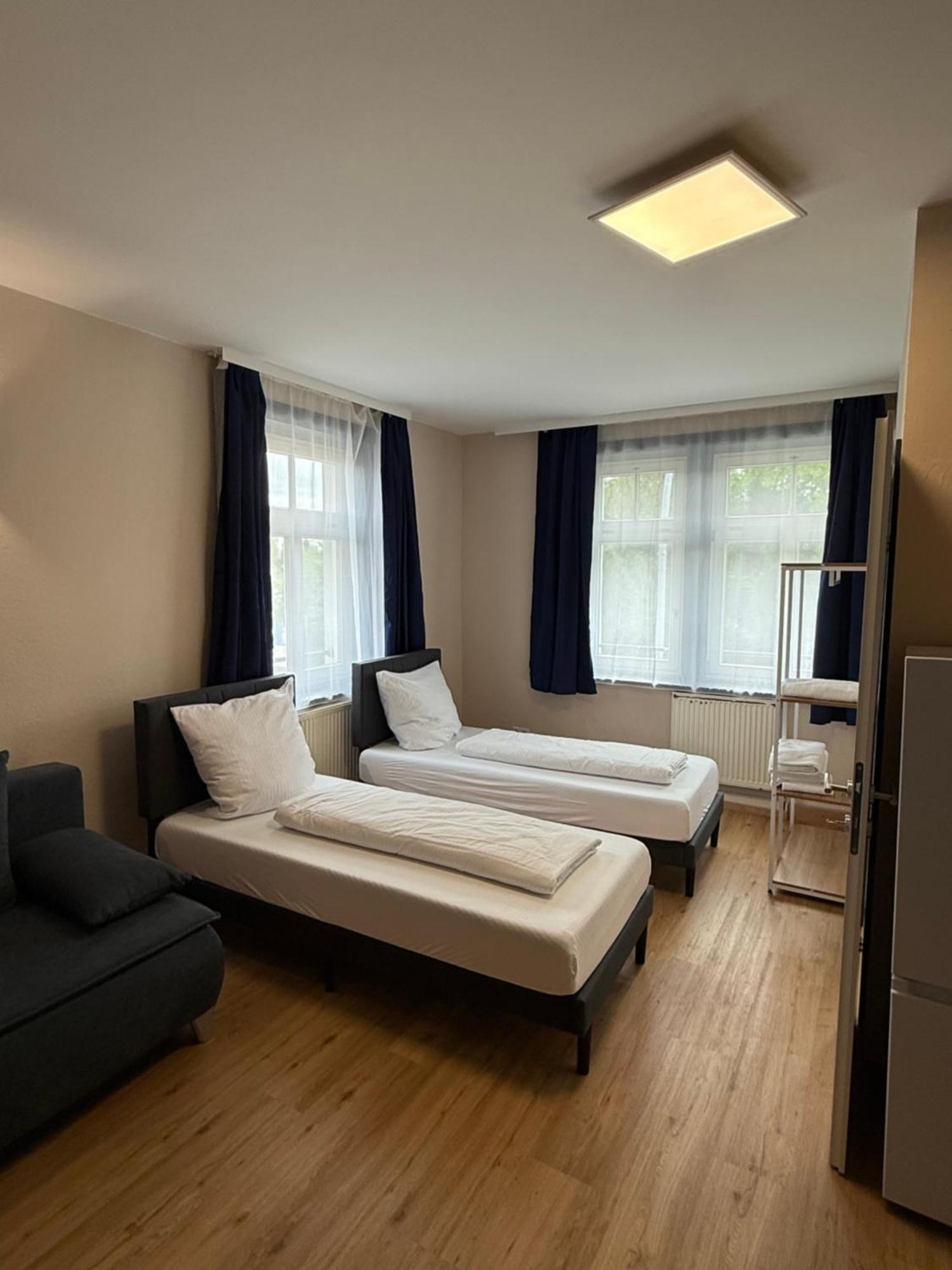 Crown Living Villa Blumenau Studios, Smarttv, Parkplatz ルステナウ エクステリア 写真