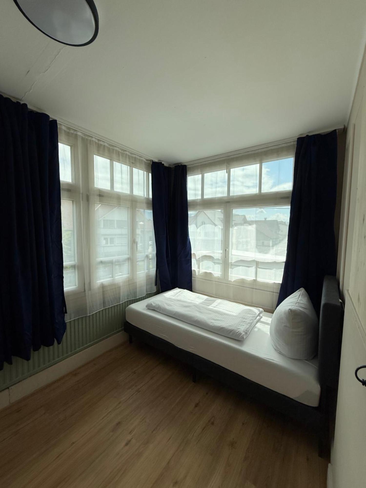 Crown Living Villa Blumenau Studios, Smarttv, Parkplatz ルステナウ エクステリア 写真